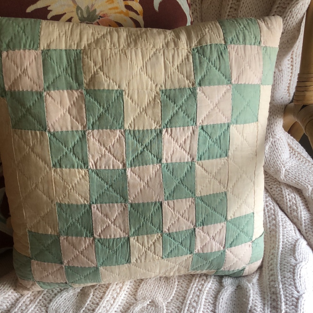 Vintage pillow created from vintage quilt. Unique, one of a kind. FIRM PRICE. - Picture 7 of 9